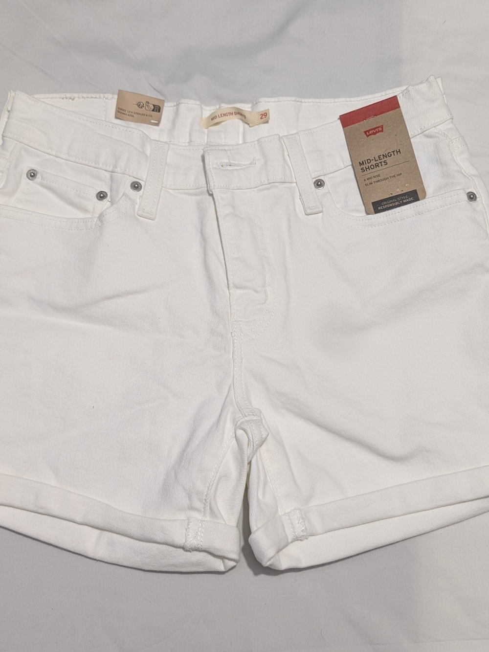 (NWT) Levi's Women's Mid-Length White Denim Shorts Size 29